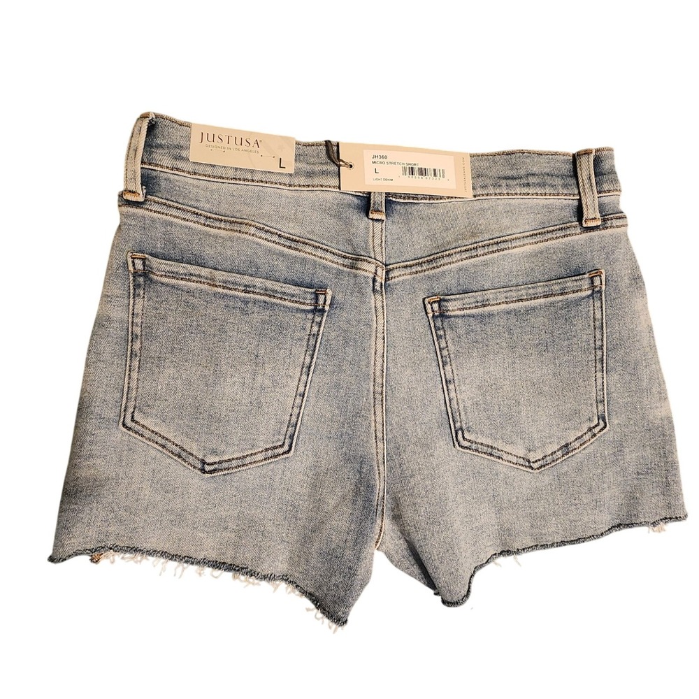 JUSTUSA Denim Shorts‎ Women's Size L Light Wash Distressed Raw Hem Casual - Picture 2 of 2